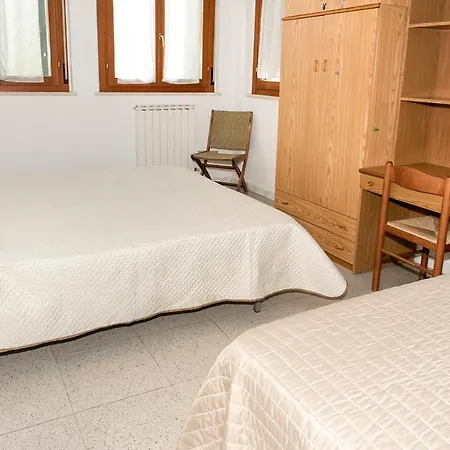 Se009 - Senigallia, Trilocale Sul Mare Con Spiaggia *